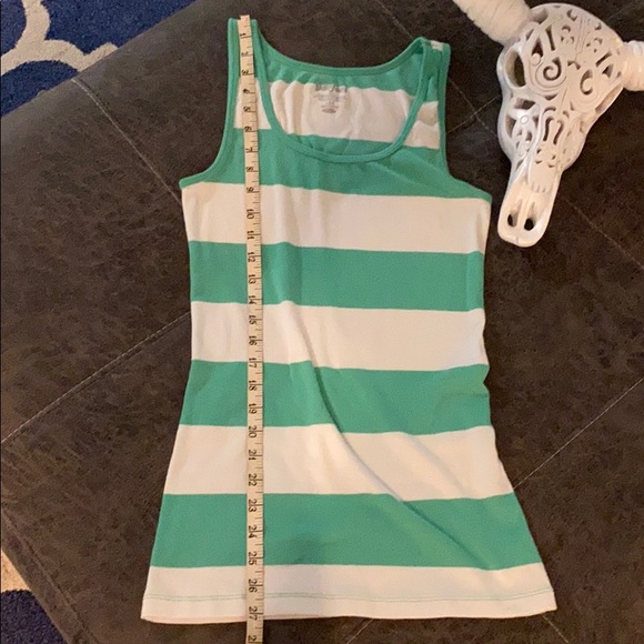 Old Navy perfect tank top - Picture 4 of 4